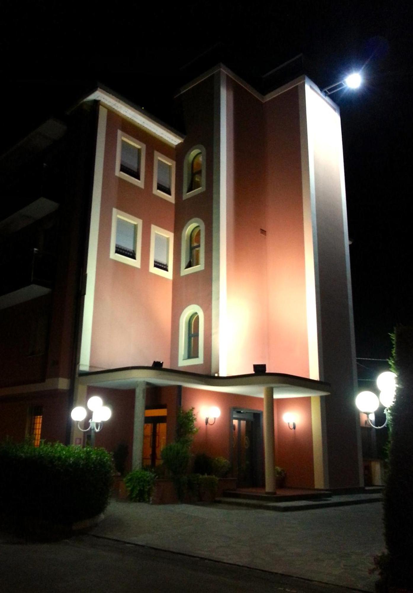 Hotel Aquila Castelfranco Emilia Exterior photo
