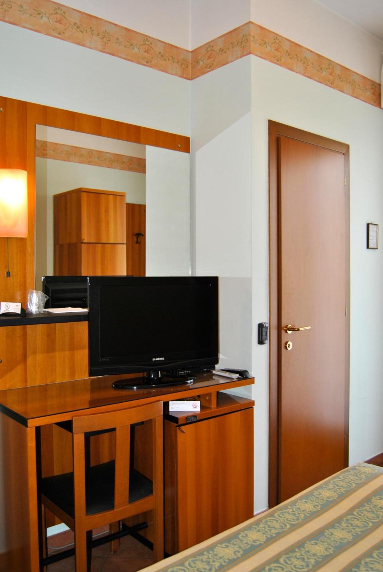 Hotel Aquila Castelfranco Emilia Room photo
